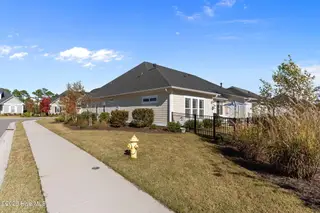 3819 Berkeley Court, Southport, NC 28461 — 4-bedroom townhome in St James, Southport, NC, photo 16 of 48: 23-web-or-mls-BTS00254
