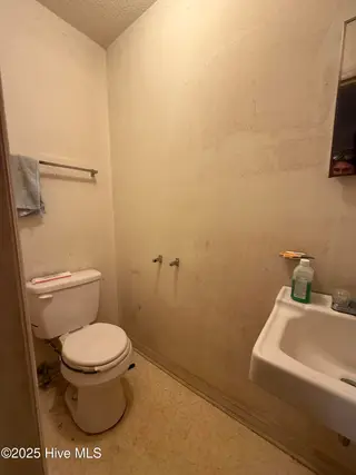 6050 Bottoms Dairy Road, Elm City, NC 27822 – photo 9: IMG_0578