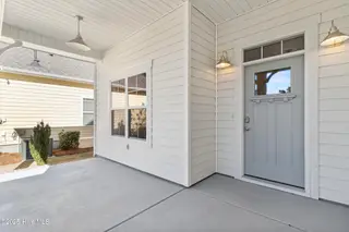 215 Hanover Lakes Drive, Wilmington, NC 28401 – photo 4: front entryway