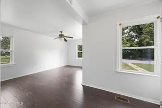 907 Woodruff Avenue, Elizabeth City, NC 27909 – photo 11: Primary Bedroom