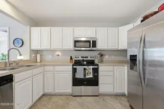 413 Commerce Avenue C, Morehead City, NC 28557 – photo 15: Kitchen