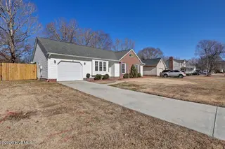 161 Raintree Circle, Jacksonville, NC 28540 – photo 3: 003_6g8a9309_651