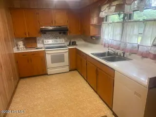 406 N Wilkes Street, Chadbourn, NC 28431 – photo 13: IMG_5579