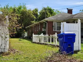 509 W 14th Avenue, Greenville, NC 27834 – photo 2: LEFT SIDE