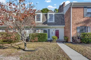 4937 Marlin Court, Wilmington, NC 28403 — 3-bedroom townhome in Stones Throw, Wilmington, NC, photo 2 of 26: 002_img_8927_853