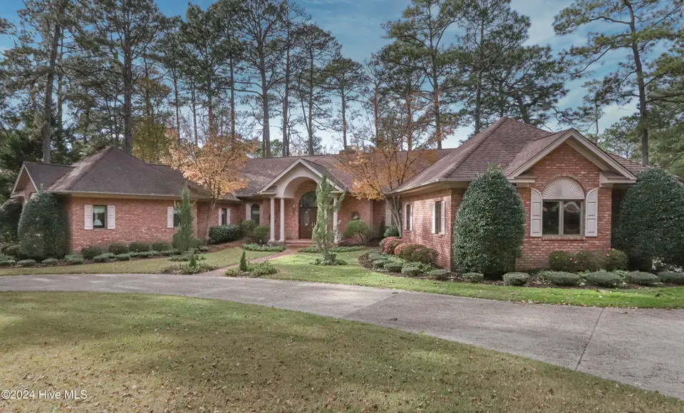 535 Donald Ross Drive, Pinehurst, NC 28374 – photo 1 of 48: 535 Donald Ross dr FRONT Use