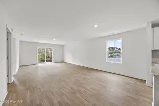583 Summers Walk Road 108, Shallotte, NC 28470 — 3-bedroom home in Summers Walk, Shallotte, NC, photo 7 of 19: 14_dining area