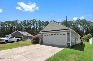 3609 Delesa Court, New Bern, NC 28560 — 3-bedroom home in Pinecrest Estates, New Bern, NC, photo 3 of 29: 02-3609 Delesa Ct-2