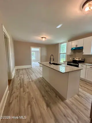 414 N Center Street, Mount Olive, NC 28365 – photo 6: IMG_2107
