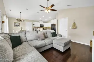 7230 Copperfield Court, Wilmington, NC 28411 – photo 14: Living Room