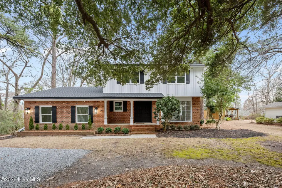 214 Shoreline Drive, New Bern, NC 28562 – photo 1 of 53: 1-web-or-mls-DSC_0349