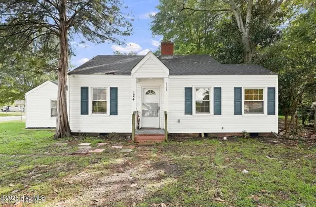 124 Sherwood Road, Jacksonville, NC 28540