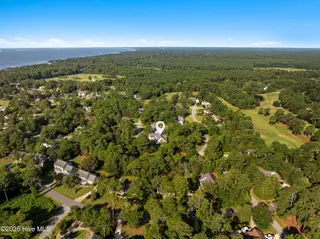 102 Fairway Drive W, Morehead City, NC 28557 – photo 2: Stunning Brandywine home