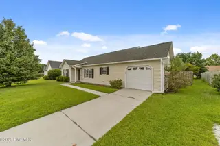 7108 Thurgood Road, Wilmington, NC 28411 – photo 3: 3-web-or-mls-CZ9A8168