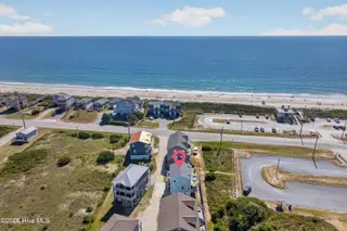 111 Summer Place Drive, North Topsail Beach, NC 28460 — 3-bedroom home, North Topsail Beach, NC, photo 17 of 58: 111SummerPlaceDrive-54
