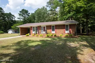 182 Crabapple Lane, Lake Waccamaw, NC 28450 – photo 7: Crabapple182-1FShaneL33A6389 copy