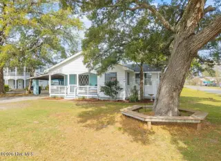 109 River Drive, Southport, NC 28461 – photo 3: 10dd3ca5-0576-42e7-b526-e0327feb028d