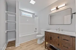 723 N Market Street, Washington, NC 27889 – photo 18: 725 bath 2