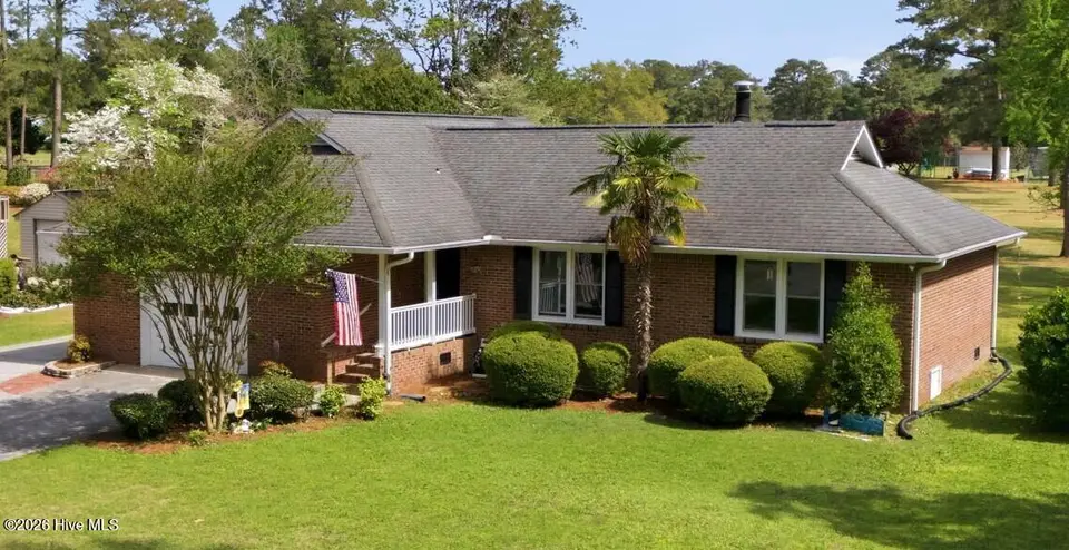 253 Shoreline Drive, New Bern, NC 28562 – photo 1 of 43: 3-web-or-mls-dji_20260406112027_0390_d2