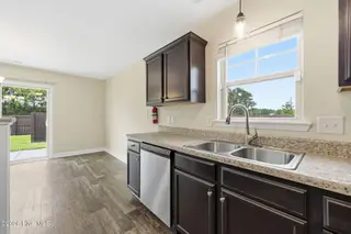 212 Holly Grove Court E, Jacksonville, NC 28540 – photo 21: 28-web-or-mls-_RAD5523