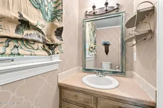 213 Woodhaven Road, Greenville, NC 27834 – photo 12: 29-web-or-mls-IMG_7318-edit