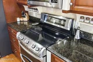 345 Broad Leaf Lane SE, Bolivia, NC 28422 — 3-bedroom home in Winding River Plantation, Bolivia, NC, photo 22 of 70: 32_345-broad-leaf-ln-se--bolivia--nc-284