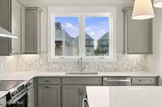 52 Pier View Court, Hampstead, NC 28443 — 3-bedroom waterfront home, Hampstead, NC, photo 17 of 60: 26_kitchen
