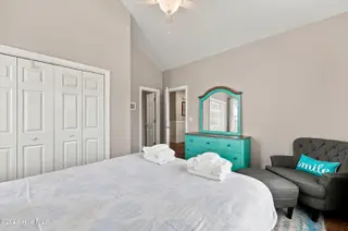 9936 Louise Howard Court East, Emerald Isle, NC 28594 — 3-bedroom townhome in Spinnakers Reach, Emerald Isle, NC, photo 2 of 32: 2nd Floor Bedroom 3
