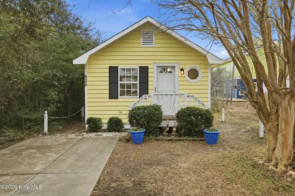 525 Fourth Avenue S, Kure Beach, NC 28449 — 2-bedroom home, Kure Beach, NC, photo 1 of 30: 1_525_Fourth_Ave_030