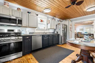 1017 N Lord Street, Southport, NC 28461 – photo 17: kitchen 6