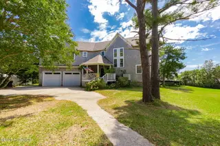 102 Gibbs Circle, Beaufort, NC 28516 – photo 3: 2-web-or-mls-chadwick-visuals-102-gibbs-