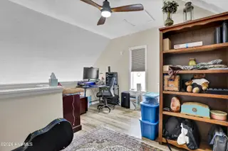 9005 E 9th Street, Surf City, NC 28445 — 4-bedroom home in Old Settlers Beach, Surf City, NC, photo 13 of 30