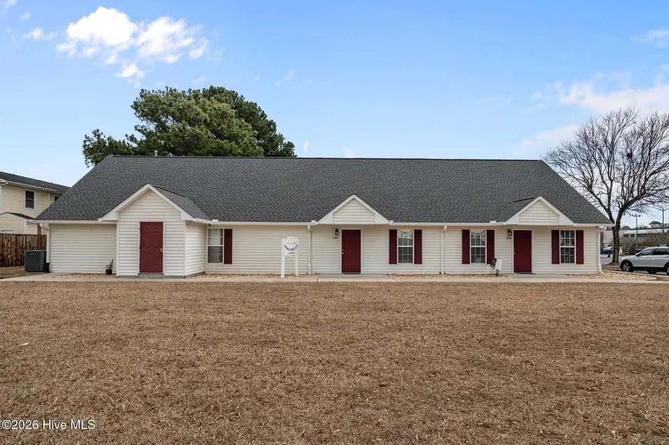 125 Oakmont Drive, Greenville, NC 27858 – photo 1 of 49: 125 Oakmont Dr