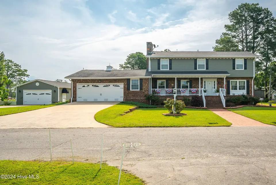 552 Lamont Street, Belhaven, NC 27810 – photo 1 of 42: 552 Lamont