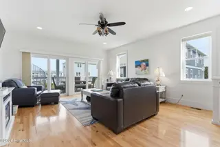 1418 Bowfin Lane Unit 2, Carolina Beach, NC 28428 – photo 8: 36-web-or-mls-DSC02732