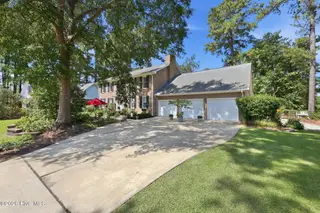 8002 Club House Drive, New Bern, NC 28562 – photo 3: 4-web-or-mls-0C0A1762