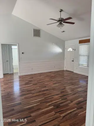 110 Midyette Avenue, New Bern, NC 28560 — 3-bedroom home in Pinecrest Estates, New Bern, NC, photo 10 of 24: IMG_3072