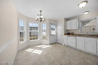 1008 Penncross Drive, Greenville, NC 27834 — 3-bedroom home in Meadow Woods, Greenville, NC, photo 4 of 17