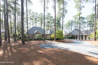 29 Abbottsford Drive, Pinehurst, NC 28374 — 3-bedroom home in Pinewild CC, Pinehurst, NC, photo 2 of 68: DSC_9585