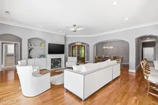 1329 S Moorings Drive, Wilmington, NC 28405 — 4-bedroom home in Landfall, Wilmington, NC, photo 7 of 43: 007_1329_south_moorings_drive-7_334