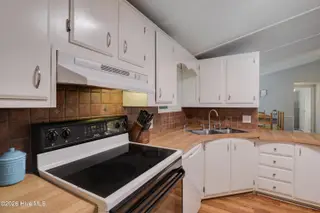 628 Magnolia Drive, Sunset Beach, NC 28468 – photo 13: 628-Magnolia-Dr-Sunset-Beach15