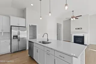 215 Hanover Lakes Drive, Wilmington, NC 28401 – photo 12: kitchen
