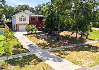 1805 W Oak Island Drive, Oak Island, NC 28465 – photo 2