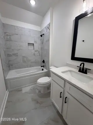 1717 Dixon Grove Lane, Grimesland, NC 27837 – photo 13: seconday bath