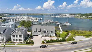 511 Turner Street, Beaufort, NC 28516 – photo 13: 13-web-or-mls-DJI_20260911123126_0022_D