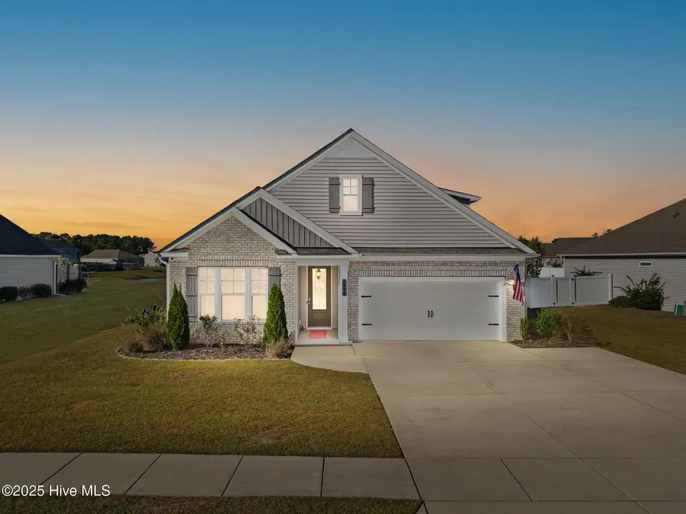 1814 Bards Drive SE, Bolivia, NC 28422 – photo 1 of 63: 1-web-or-mls-cammediallc.com (1 of 64)