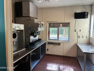 1237 N Road Street, Elizabeth City, NC 27909 — home, Elizabeth City, NC, photo 11 of 33: IMG_2281