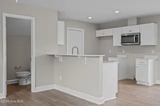 925 Campbell Street, Wilmington, NC 28401 – photo 13: 17-web-or-mls-DSC03447