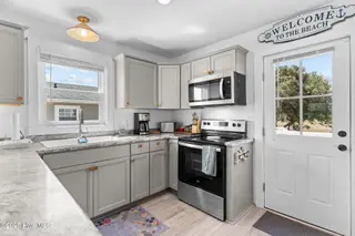 920 E Pelican Drive, Oak Island, NC 28465 – photo 7: 7-web-or-mls-BTS02452