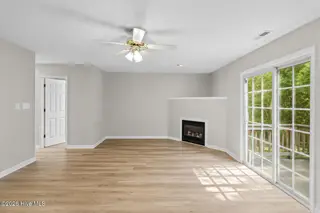 4240 Williamsbrook Lane B, Greenville, NC 27858 – photo 13: Livingroom
